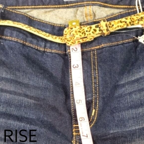 TORRID PLUS SIZE DENIM LOW RISE SHORTS - Picture 7 of 12